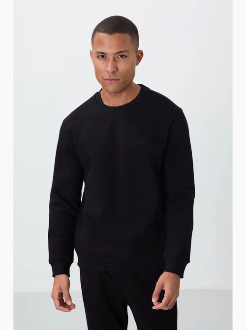 Conjunto de hombre de sudadera y pantalón de felpa de algodón y poliéster tommy - Kiabi Conjunto de hombre de sudadera y pantalón de felpa de algodón y poliéster tommy - Kiabi