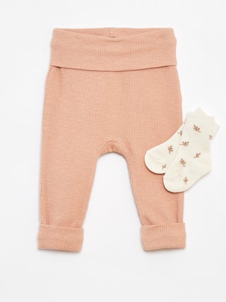 Conjunto de legging de canalé + calcetines  - 2 piezas