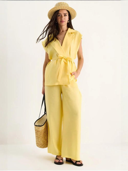 Conjunto de pantalón palazzo modal con chaleco y detalle de bolsillo de bianco lucci - Kiabi Conjunto de pantalón palazzo modal con chaleco y detalle de bolsillo de bianco lucci - Kiabi
