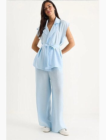 Conjunto de pantalón palazzo modal con chaleco y detalle de bolsillo de bianco lucci