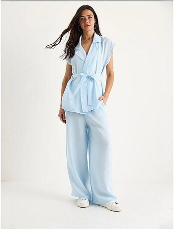 Conjunto de pantalón palazzo modal con chaleco y detalle de bolsillo de bianco lucci