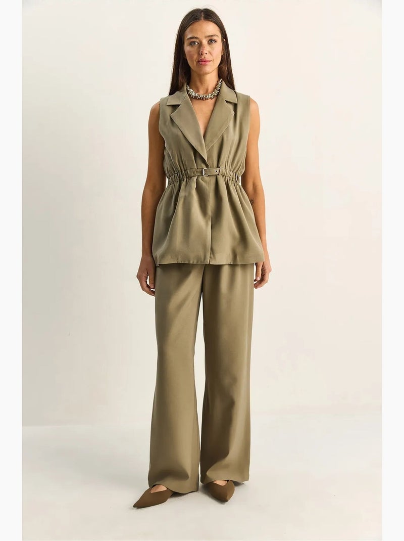 Conjunto de pernera ancha de talle alto con cuello de chaqueta lucci Caqui - Kiabi
