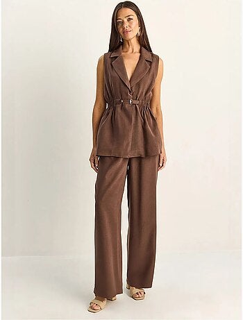 Conjunto de pernera ancha de talle alto con cuello de chaqueta lucci