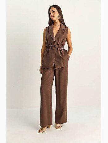 Conjunto de pernera ancha de talle alto con cuello de chaqueta lucci