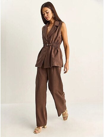 Conjunto de pernera ancha de talle alto con cuello de chaqueta lucci