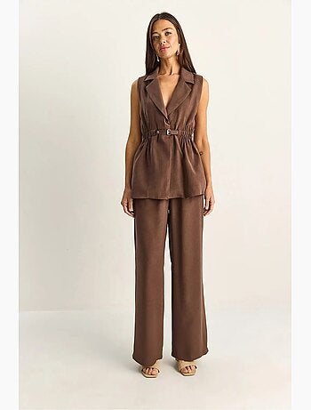 Conjunto de pernera ancha de talle alto con cuello de chaqueta lucci