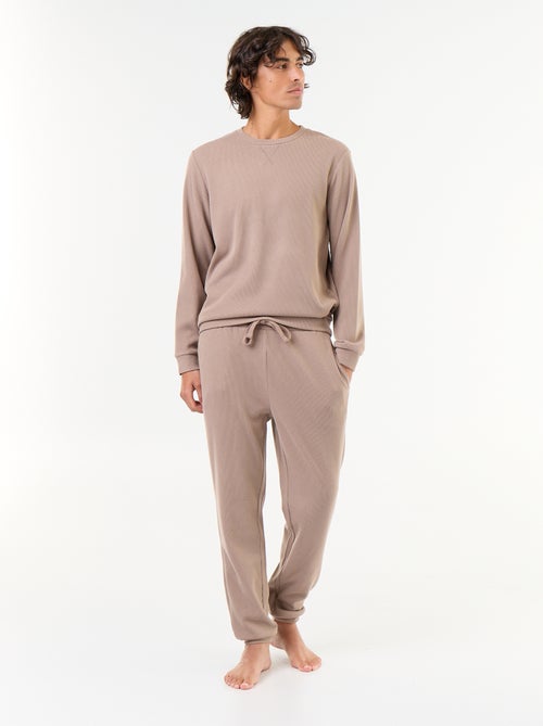 Conjunto de pijama largo de camiseta y pantalón gofrado - 2 piezas - Kiabi Conjunto de pijama largo de camiseta y pantalón gofrado - 2 piezas - Kiabi