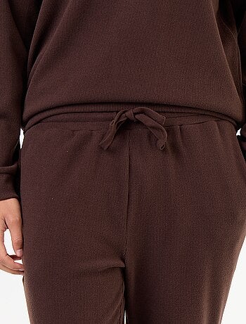 Conjunto de pijama largo de camiseta y pantalón gofrado - 2 piezas
