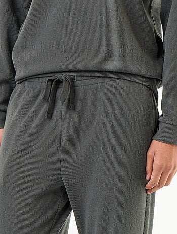 Conjunto de pijama largo de camiseta y pantalón gofrado - 2 piezas