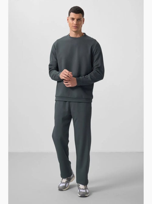 Conjunto de sudadera oversize y pantalón para hombre tommy - Kiabi Conjunto de sudadera oversize y pantalón para hombre tommy - Kiabi