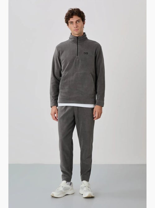 Conjunto de sudadera y pantalón de forro polar de poliéster para hombre tommy - Kiabi Conjunto de sudadera y pantalón de forro polar de poliéster para hombre tommy - Kiabi