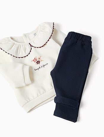 Conjunto de sudadera y pantalones de chándal perchados