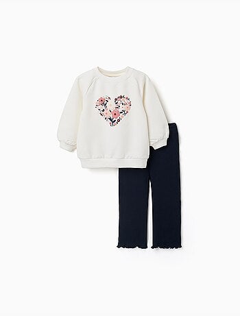 Conjunto de sudadera y un pantalón de algodón