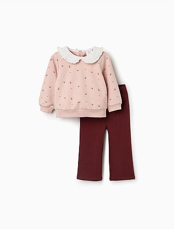Conjunto de sudadera y un pantalón de algodón