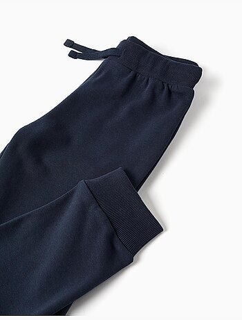 Conjunto de sudadera y un pantalón perchados con estampado