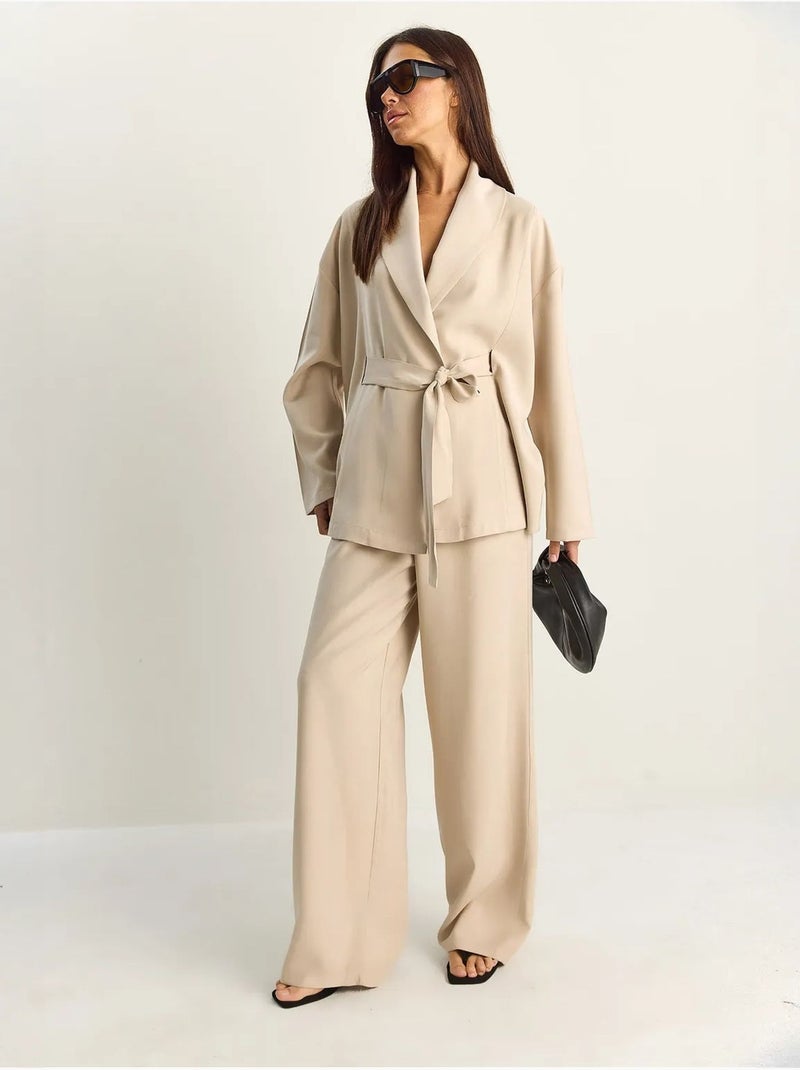 Conjunto de talle alto con detalle de lazo y cuello chal lucci Beige arcilla - Kiabi
