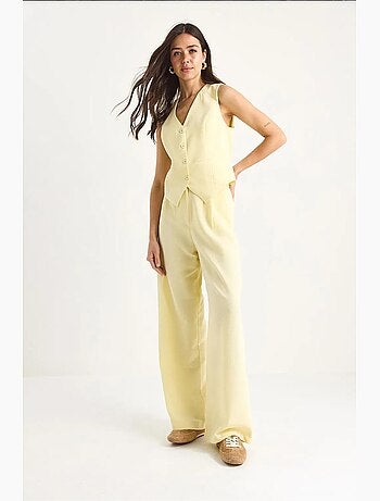 Conjunto de tres piezas con pantalón de cintura alta, chaleco y forro lucci