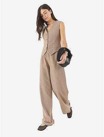 Conjunto de tres piezas con pantalón de cintura alta, chaleco y forro lucci
