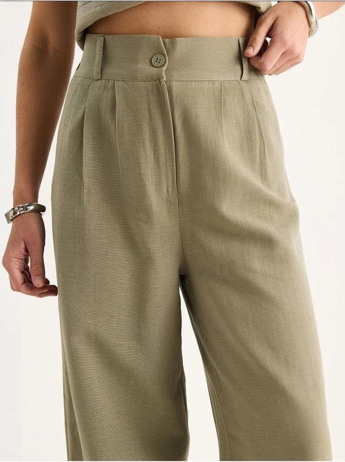 Conjunto de tres piezas con pantalón de cintura alta, chaleco y forro lucci - Kiabi Conjunto de tres piezas con pantalón de cintura alta, chaleco y forro lucci - Kiabi