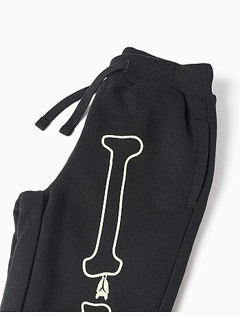 Conjunto deportivo con estampado que brilla en la oscuridad