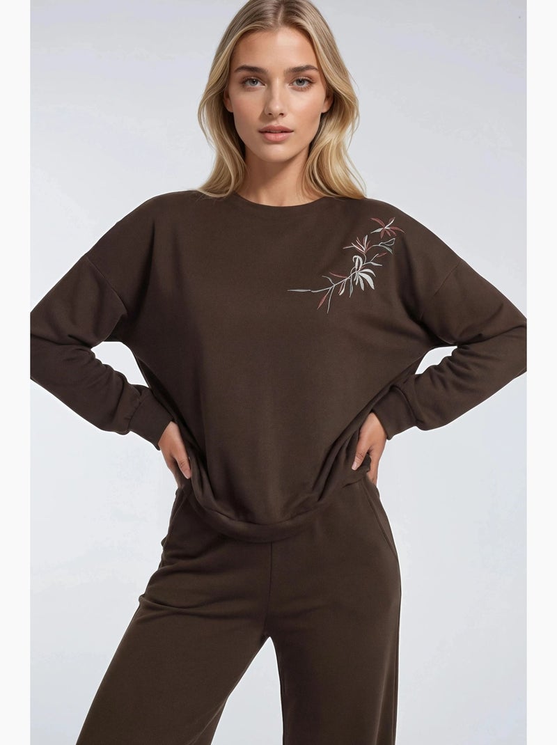 Conjunto largo de dos piezas con cuello redondo bordado y pantalones de pierna ancha hiccup Marrón chocolate - Kiabi