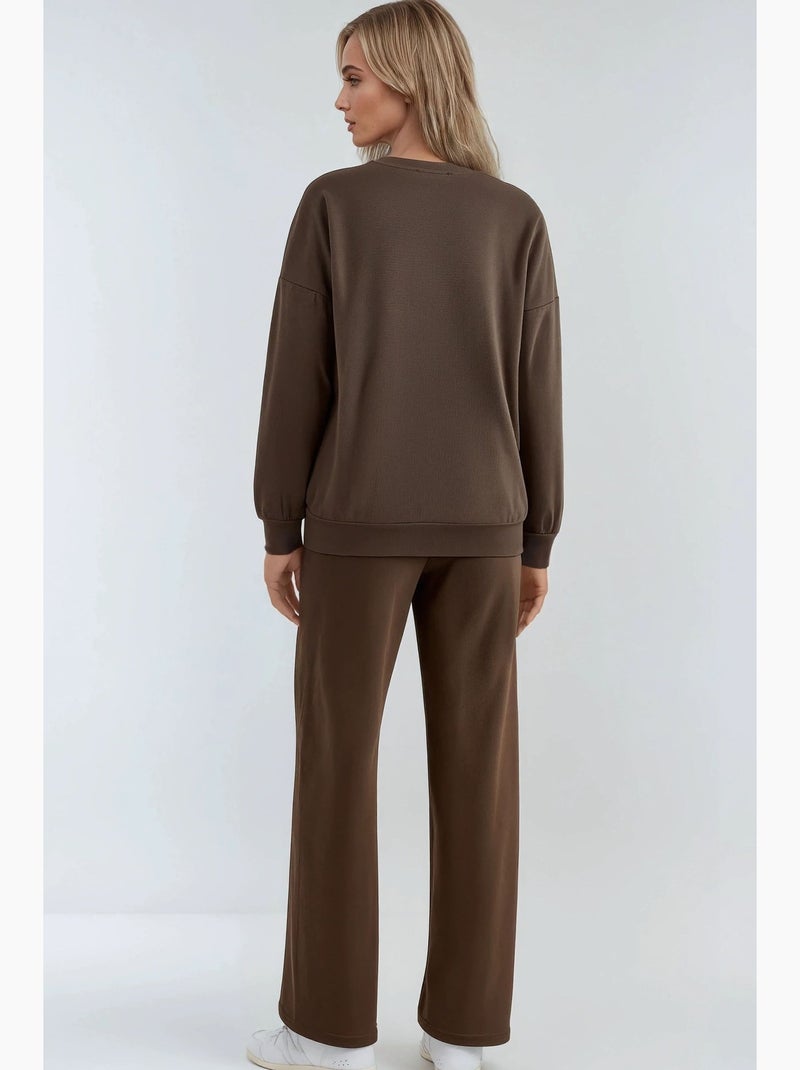 Conjunto largo de dos piezas con cuello redondo bordado y pantalones de pierna ancha hiccup Marrón chocolate - Kiabi