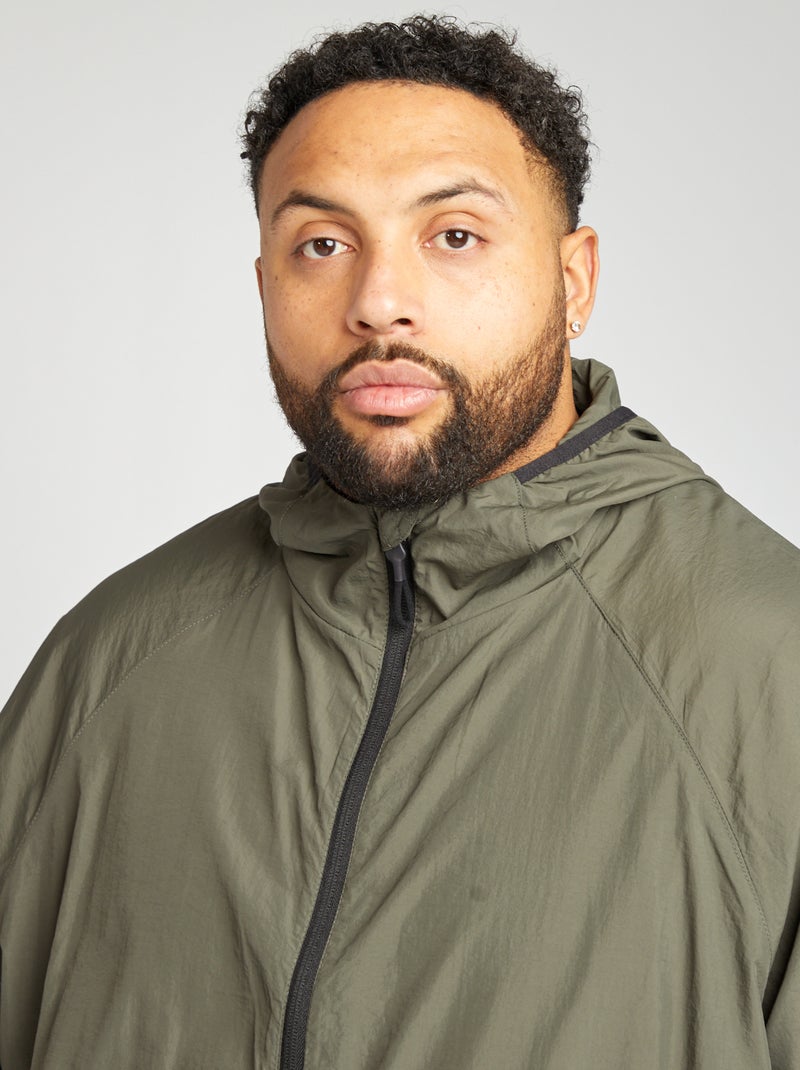 Cortavientos liso plegable en la capucha KAKI - Kiabi