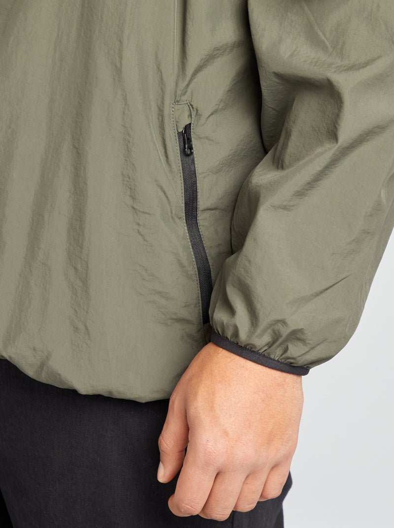 Cortavientos liso plegable en la capucha KAKI - Kiabi