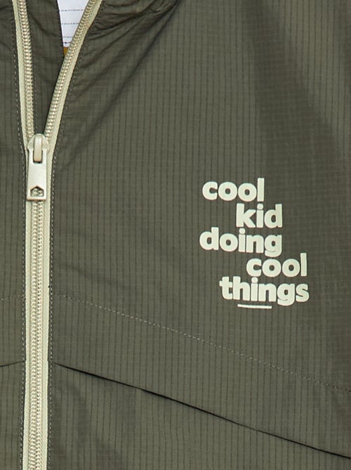 Cortavientos repelente al agua con capucha - Kiabi