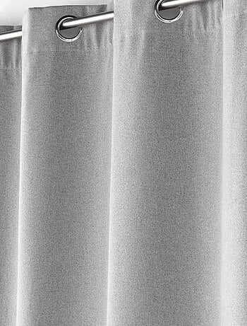 Cortina aislante con forro polar