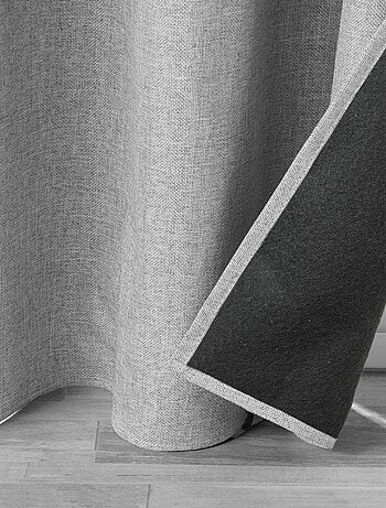 Cortina aislante con forro polar