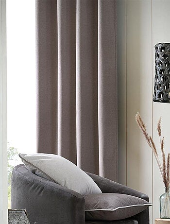 Cortina aislante con ojales para un interior confortable y elegante