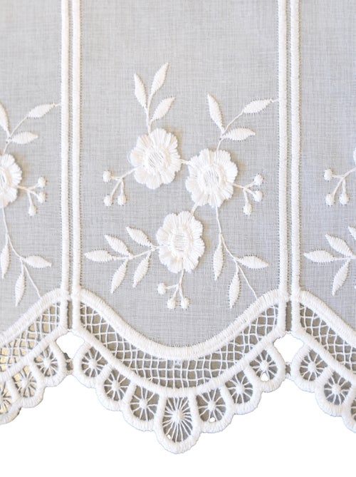 Cortina brise-bise bordada con flores Blanco - Kiabi Cortina brise-bise bordada con flores Blanco - Kiabi