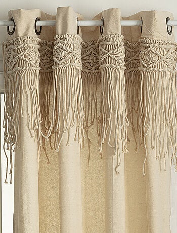 Cortina con friso de macramé