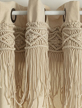 Cortina con friso de macramé