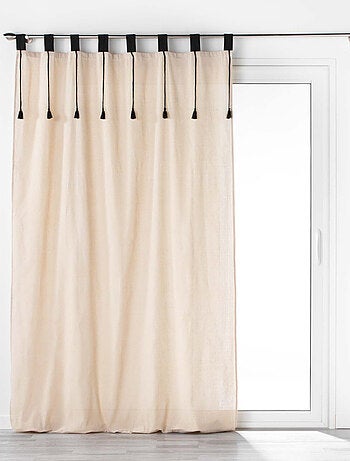 Cortina con lazos y borlas