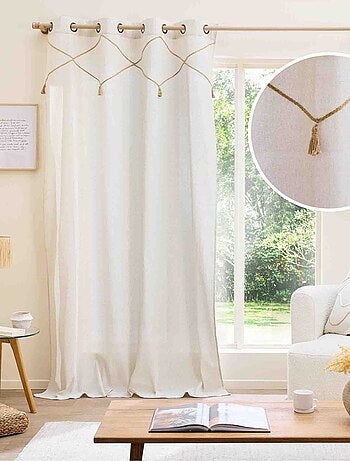 Cortina con ojales de yute con borlas