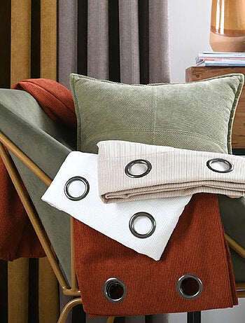 Cortina con ojales en pana