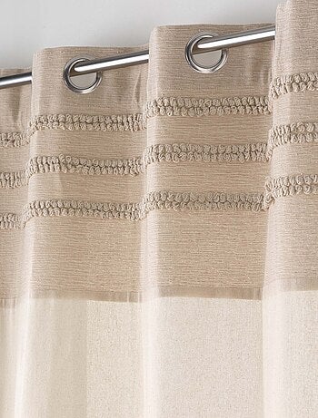 Cortina con ojales en policotón con banda bordada