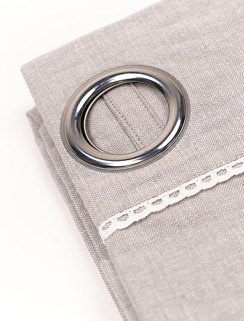 Cortina con ojales estilo romántico con encaje