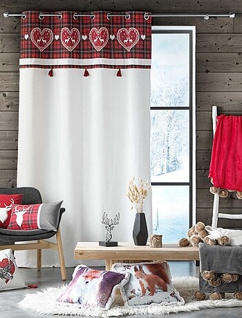 Cortina de malla con revestimiento a cuadros