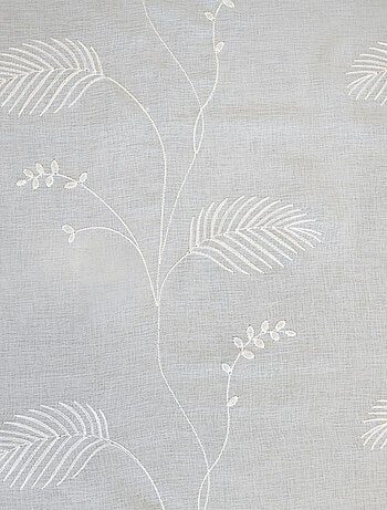 Cortina de ojales con bordado de hojas