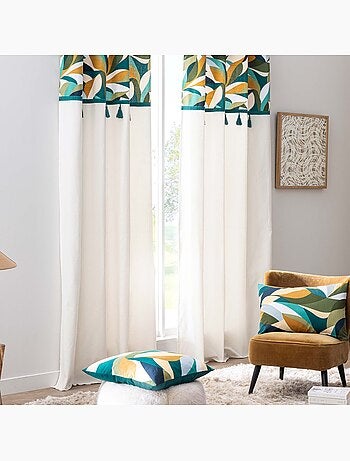 Cortina de ojales de polialgodón con remate de follaje gráfico y borlas