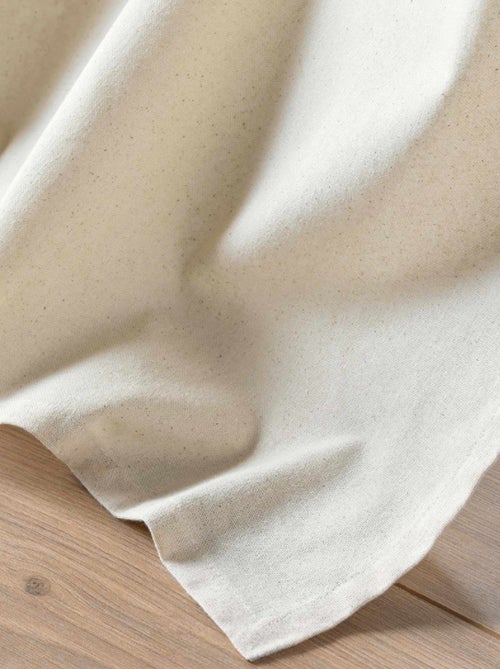 Cortina de ojetes de palma de papaya con borlas y remate metálico - Kiabi