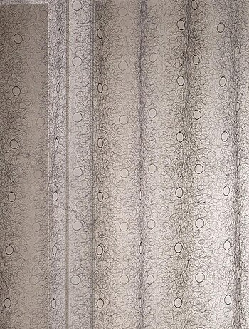 Cortina de organza bordada con motivos de burbujas