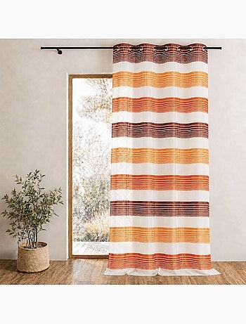 Cortina de organza con finas rayas horizontales de colores