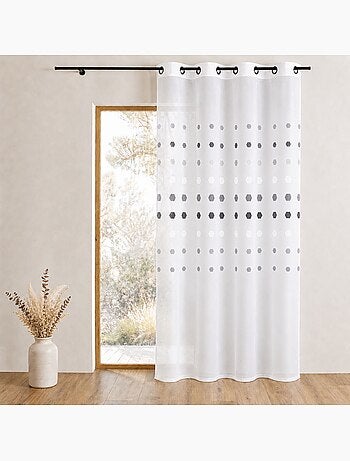Cortina de organza con lunares geométricos