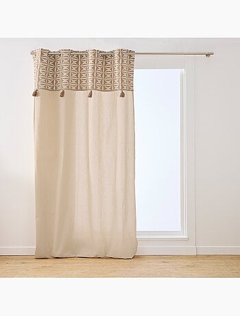 Cortina difusora con ojales de policotón, con diseño jacquard y borlas