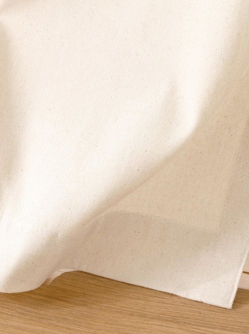 Cortina filtrante color crudo con detalles tufted - Kiabi