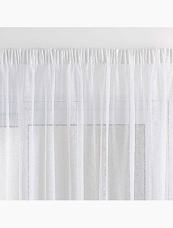 Cortina fruncida con caída fluida